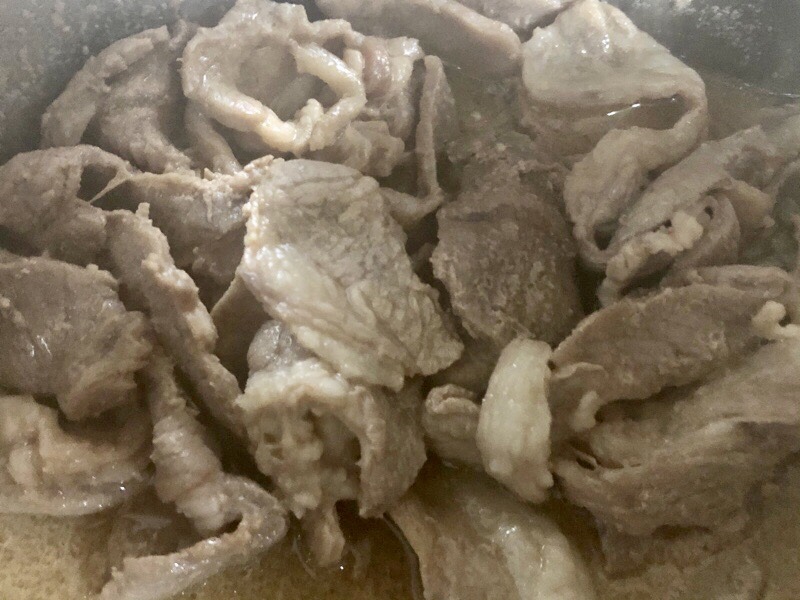 岩内町の肉屋さんをめぐってジンギスカンをタレ付きで食べる！