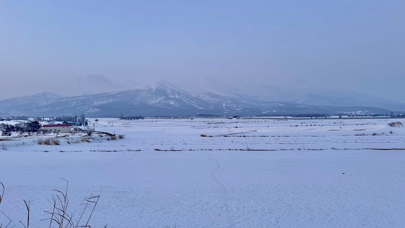 日の出前の岩内岳